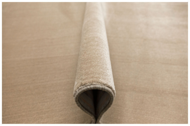 Metrážový koberec Violin 62 lesklý, béžový