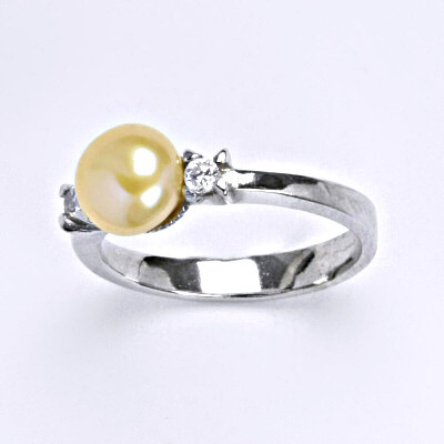 Stříbrný prsten, přírodní lososová perla 8 mm, T 1207 pp