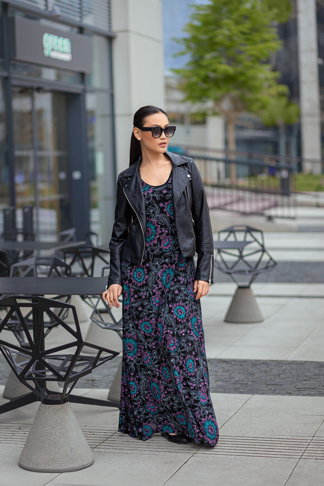 Himalife Dlouhé šaty Akira - černá s fialovou a tyrkysovou Velikost: S