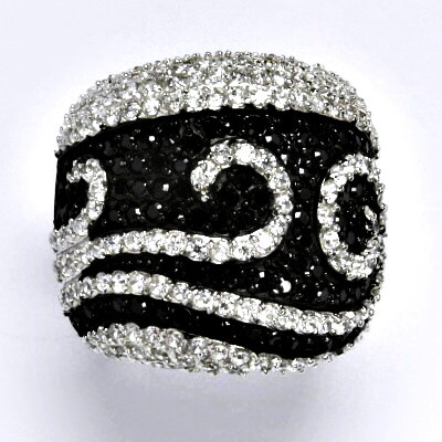 Stříbrný prsten s čirými a černými zirkony,prsten ze stříbra,váha 15,14 g