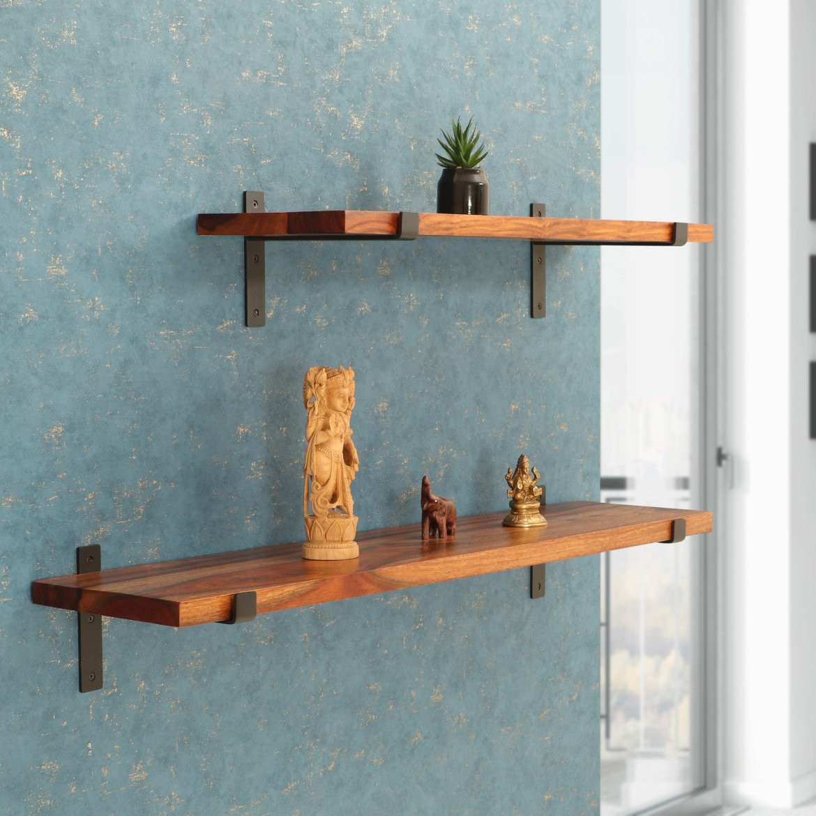 indickynabytek.cz - Police na zeď s konzolí Lara