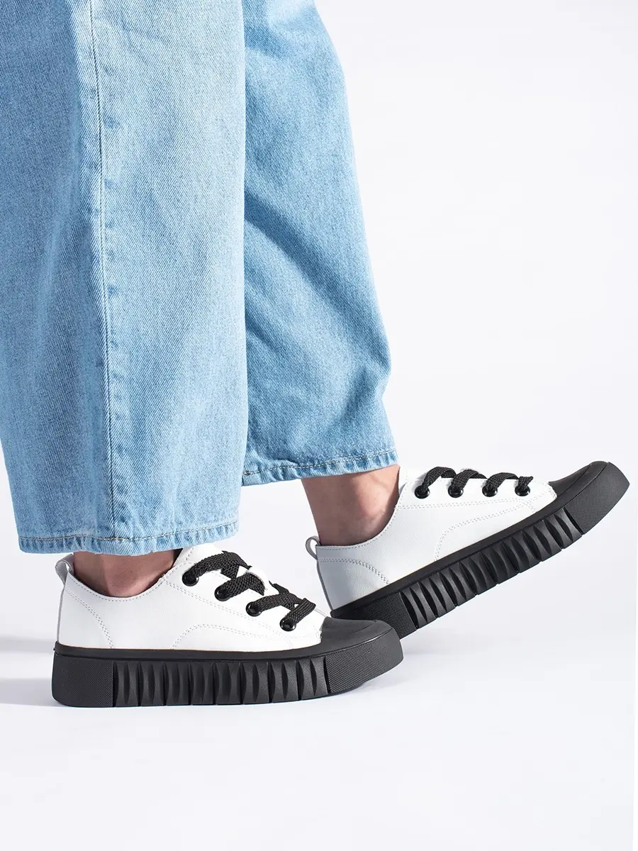 Trendy dámské bílé tenisky na platformě