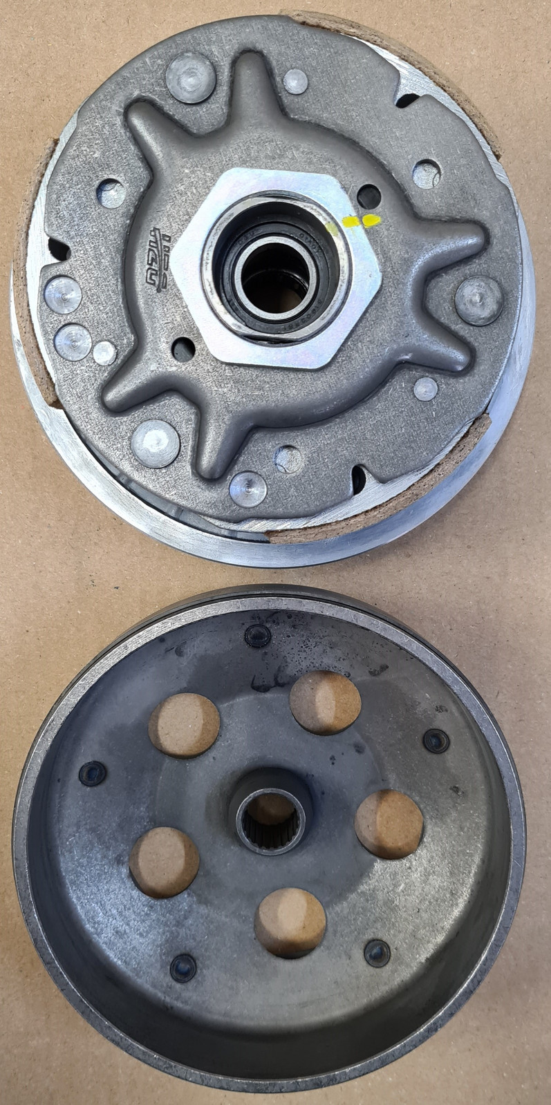 Taro Sada zadní řemenice se spojkou a spojkovým zvonem, Maxon Discover 300, Yuki Explorer 250 (Taro) YD23220-NXW1