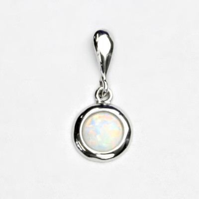 Stříbrný přívěsek, bílý syntetický opál, přívěsek s opálem, P 1471