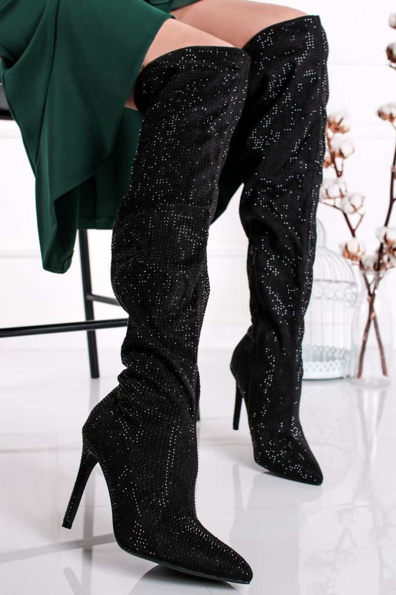 Černé kozačky nad koleno na tenkém podpatku Shanice