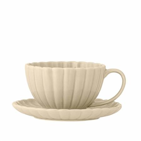 Béžový hrnek s podšálkem