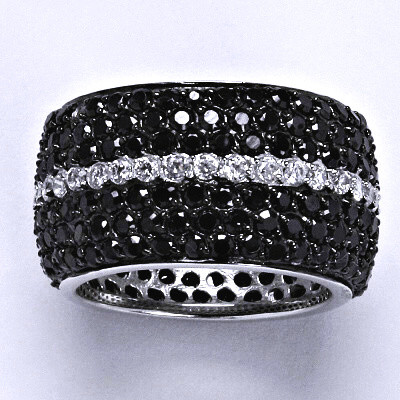 Stříbrný prsten, prsten ze stříbra, syntetický čirý a černý zirkon, váha 10,9 g, vel.56