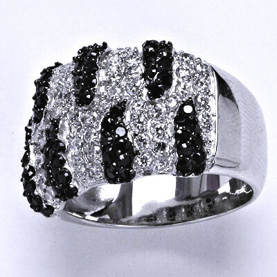 Stříbrný prsten, prsten ze stříbra, syntetický čirý a černý zirkon, váha 10 g, vel.54,5
