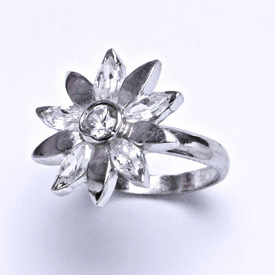 Stříbrný prsten s čirým zirkonem,prstýnek ze stříbra,váha 4,11 g