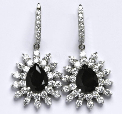 Střírdné náušnice s čirými zirkony,váha 15,05 g