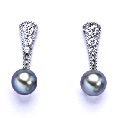 Náušnice stříbrné s přírodní světle šedou perlou NŠ 1241 pp
