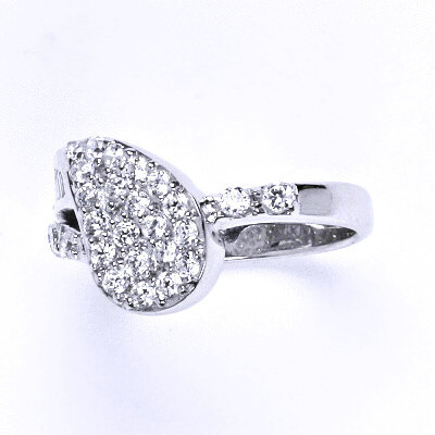 Stříbrný prsten s čirými zirkony,prsten ze stříbra,váha 4,94 g