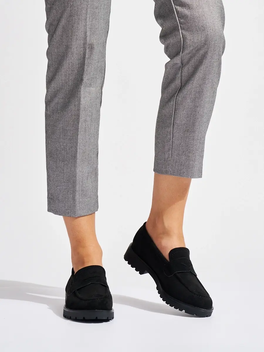 Krásné dámské černé mokasíny na platformě