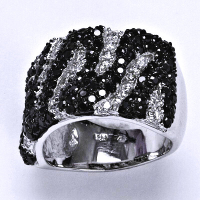 Stříbrný prsten, prsten ze stříbra, syntetický čirý a černý zirkon, váha 12,1 g, vel.53,5