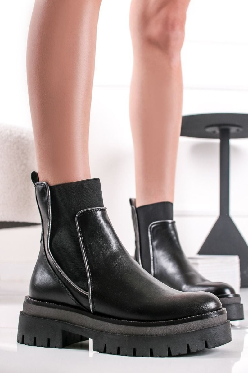 Černé kotníkové kozačky 2-25866