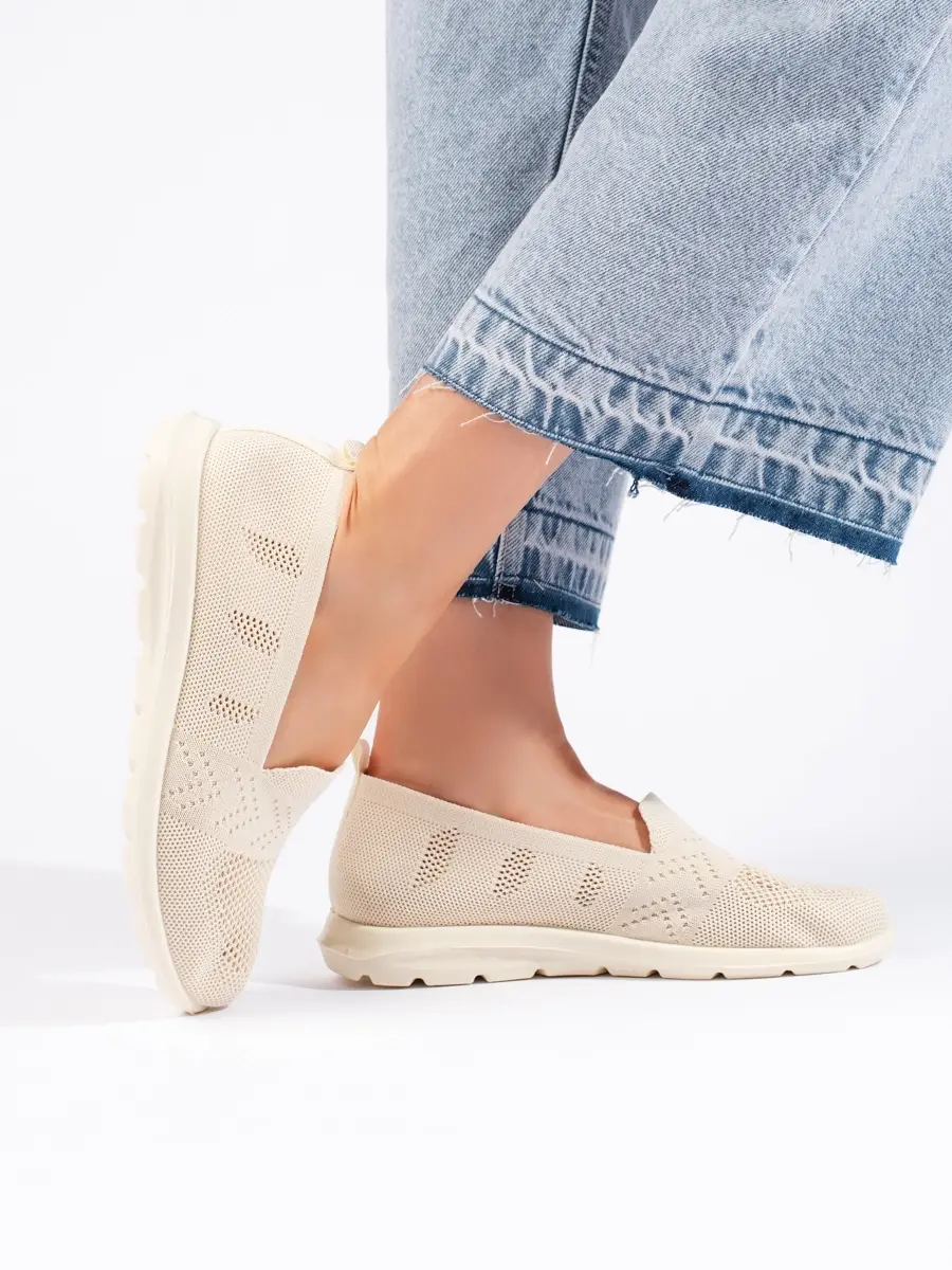 Výborné dámské béžové baleríny bez podpatku