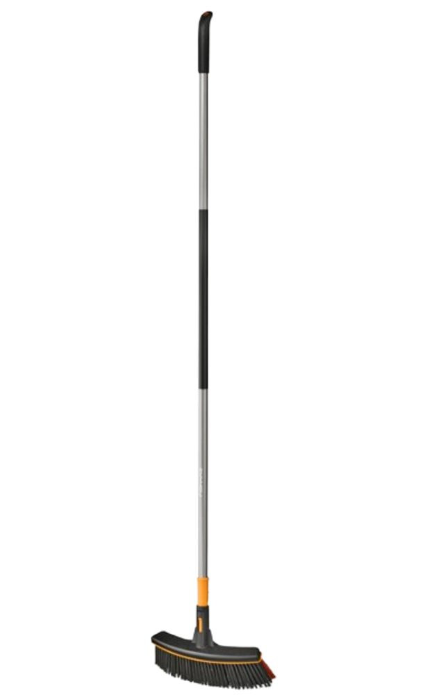 Koště univerzální Fiskars Ergonomic™ 1077115