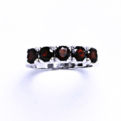 Stříbrný prsten s granátem, prsten ze stříbra VR 105