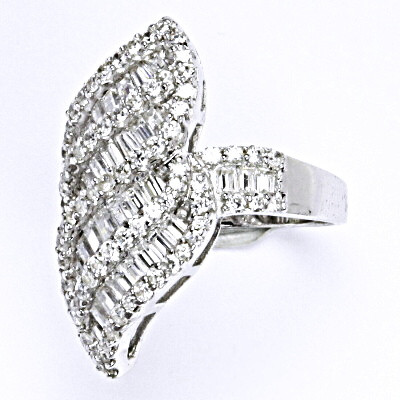 Stříbrný prsten s čírými zirkony,prsten ze stříbra, 8,10 g vel. 52