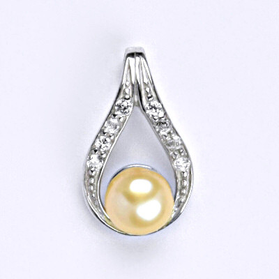 Stříbrný přívěšek s přírodní lososovou perlou P 1411