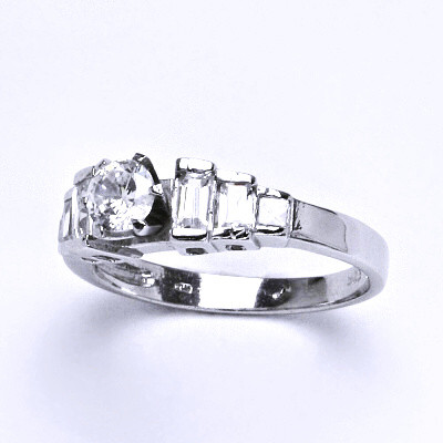 Stříbrný prsten s čirými zirkony,prstýnek ze stříbra,váha 3,33 g