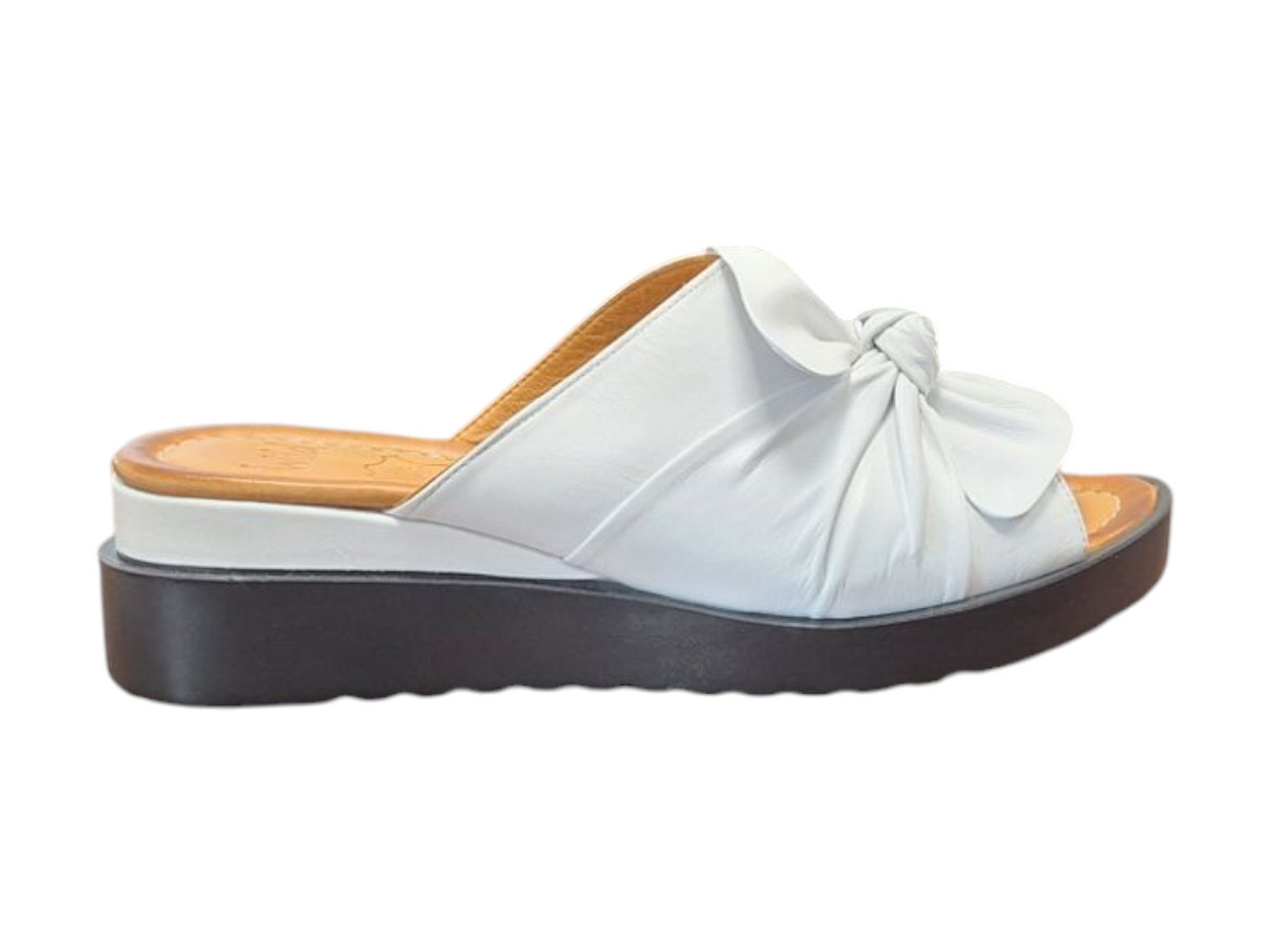 Wild 3783353 White Dámské pantofle 36