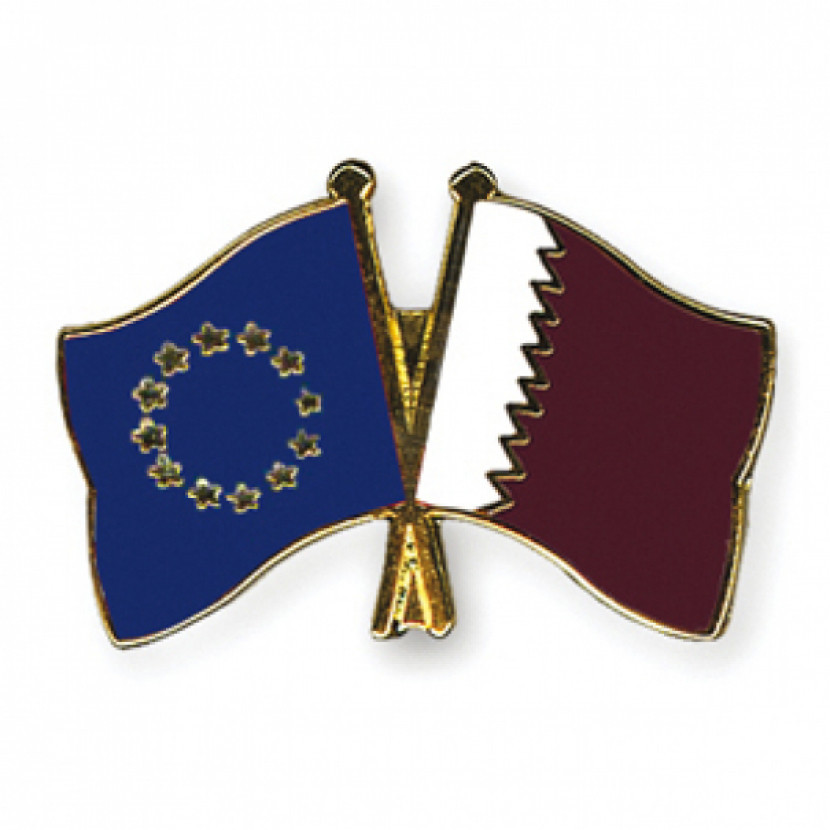 Odznak (pins) 22mm vlajka EU+Katar - barevný