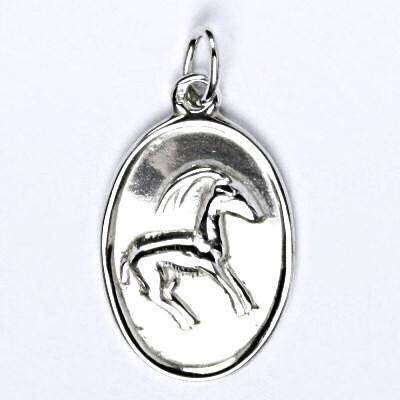 Stříbrný přívěsek znamení kozoroh, váha 2,00 g