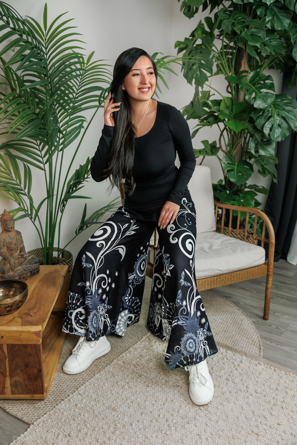 Himalife Široké kalhoty Suwa - černá s bílou Velikost: XXL/3XL