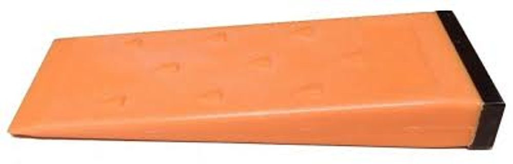 Klín plast s kovem podtínací,140*67mm