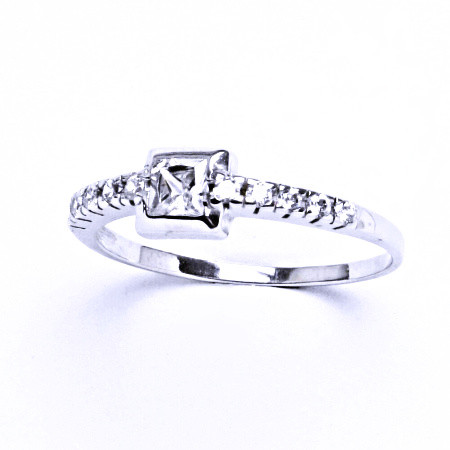 Stříbrný prsten se syntetickým zirkonem VR 209