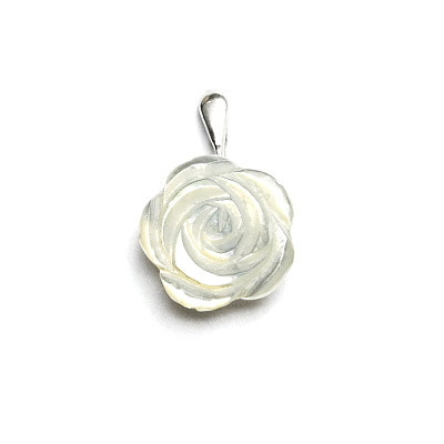 Stříbrný přívěsek, přírodní bílá perleť, růžička 16 mm, P 1489