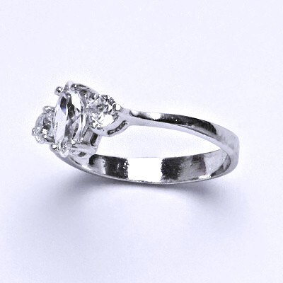 Stříbrný prsten s čirým zirkonem,prstýnek ze stříbra,váha 2,10 g