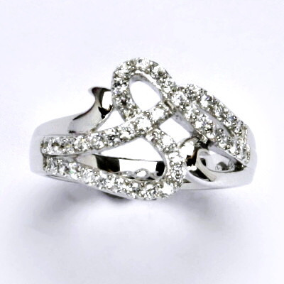 Stříbrný prsten s čirými zirkony,prsten ze stříbra,váha 6,33 g