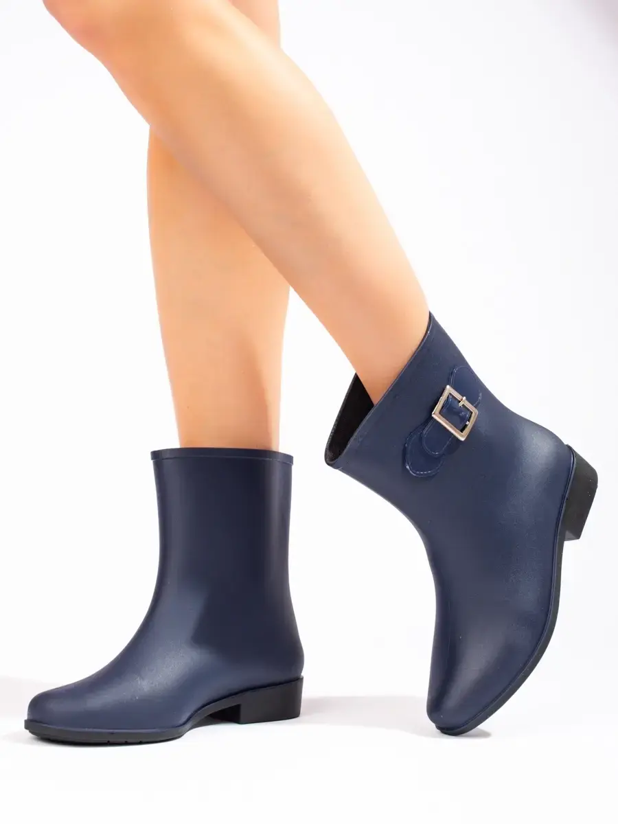 Výborné tmavě modré dámské holínky modré na plochém podpatku