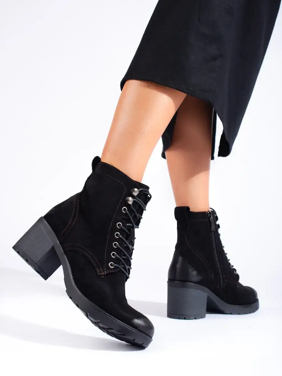 Módní dámské kotníkové boty černé na širokém podpatku