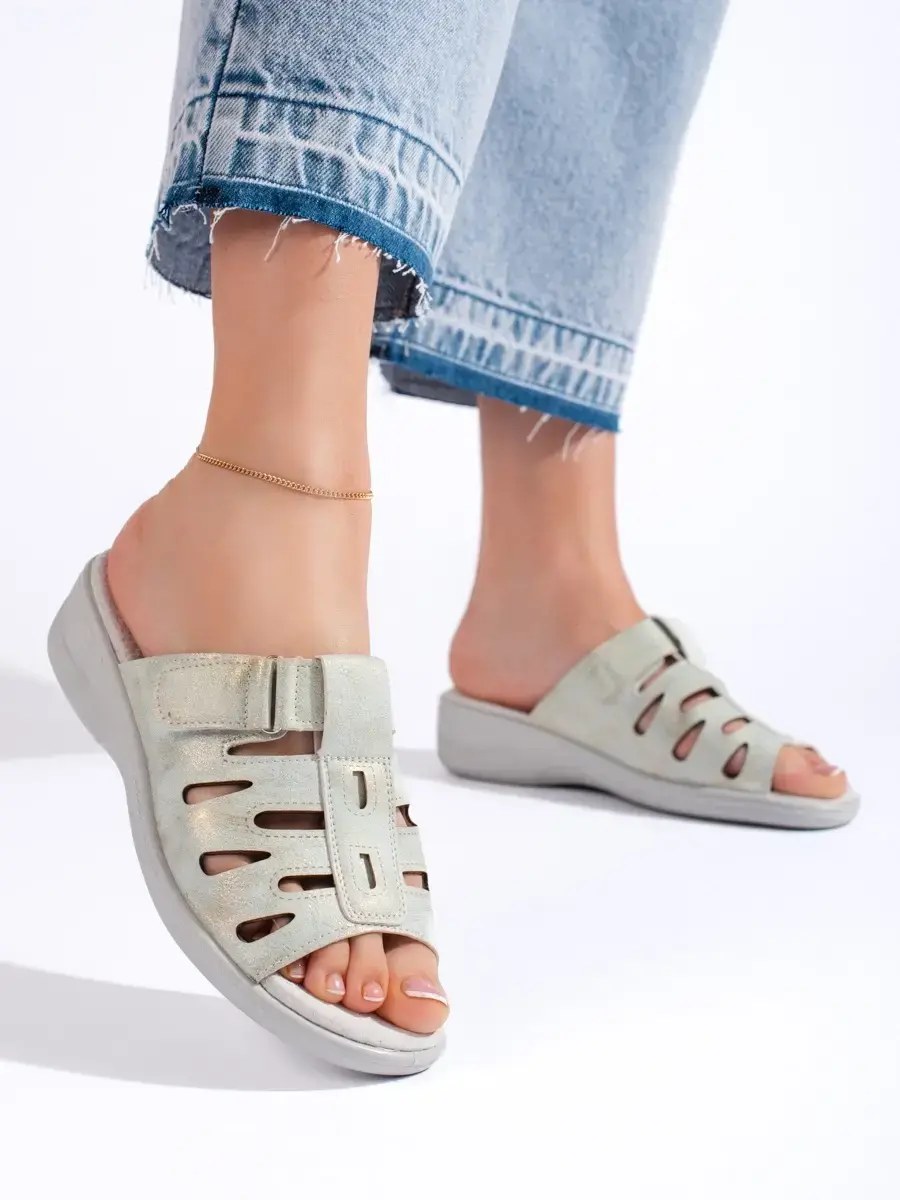 Klasické šedé dámské nazouváky na plochém podpatku