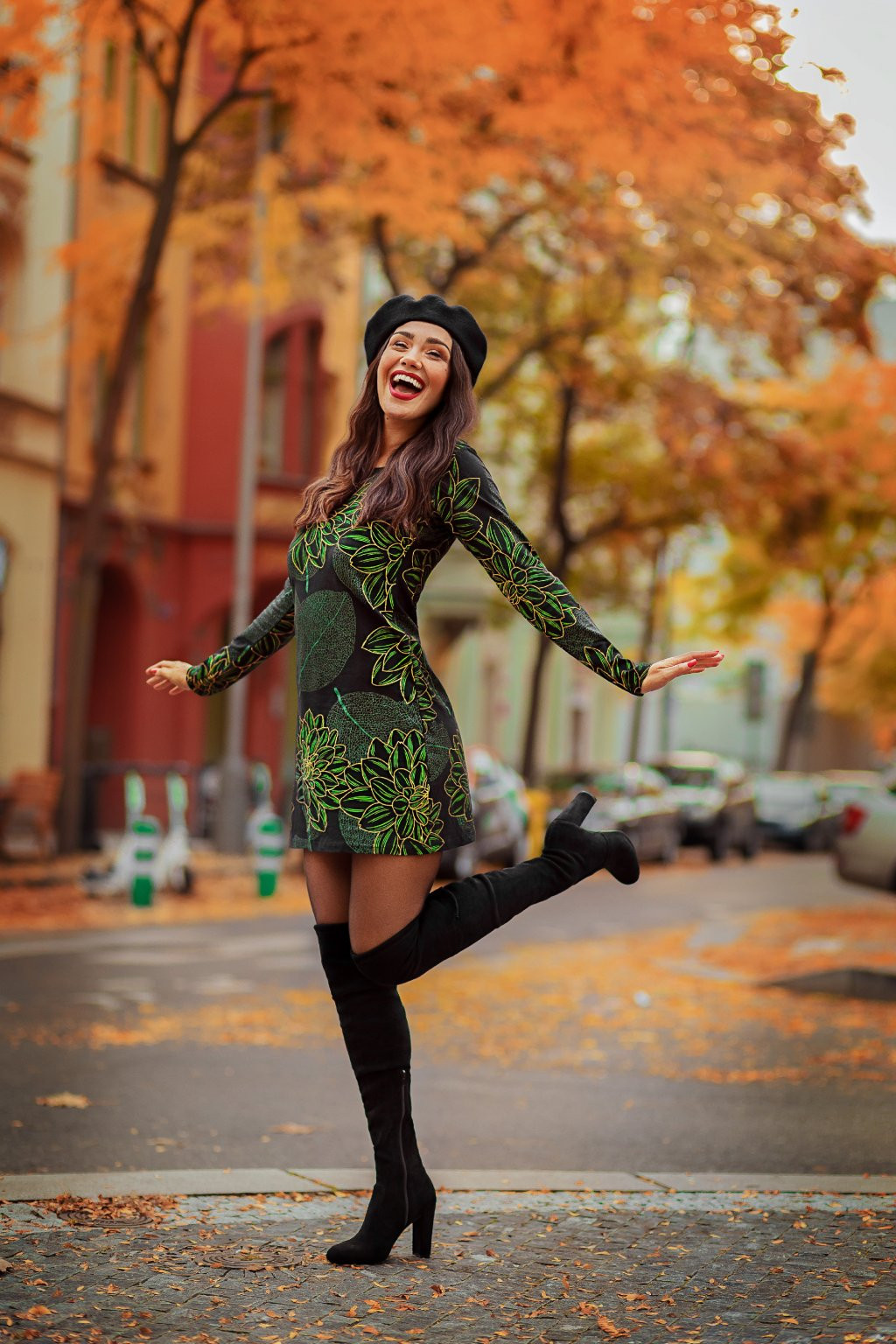 Himalife Šaty s dlouhým rukávem Tula - černá se zelenou Velikost: XXL