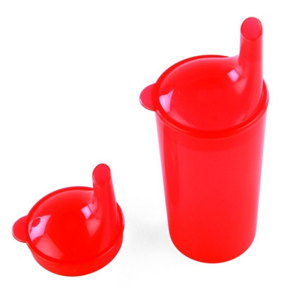 DMA Hrnek s víčkem a pítkem Barva: červená