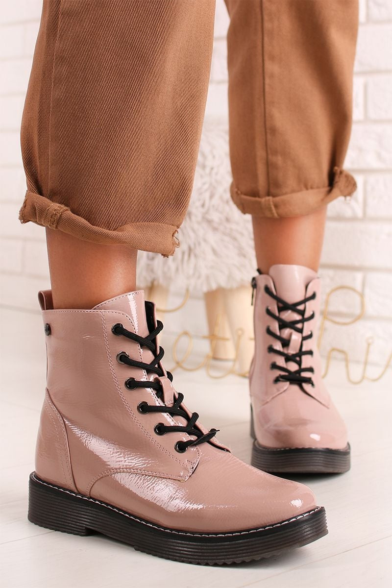Světle růžové lakované kotníkové boty 44552