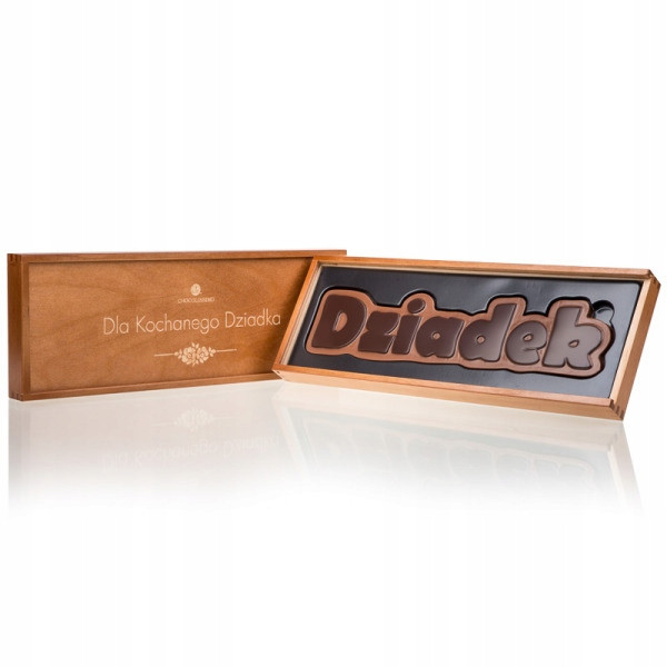 Nápis Čokoládový dědeček v krabičce s věnováním „Pro milovaného dědečka“