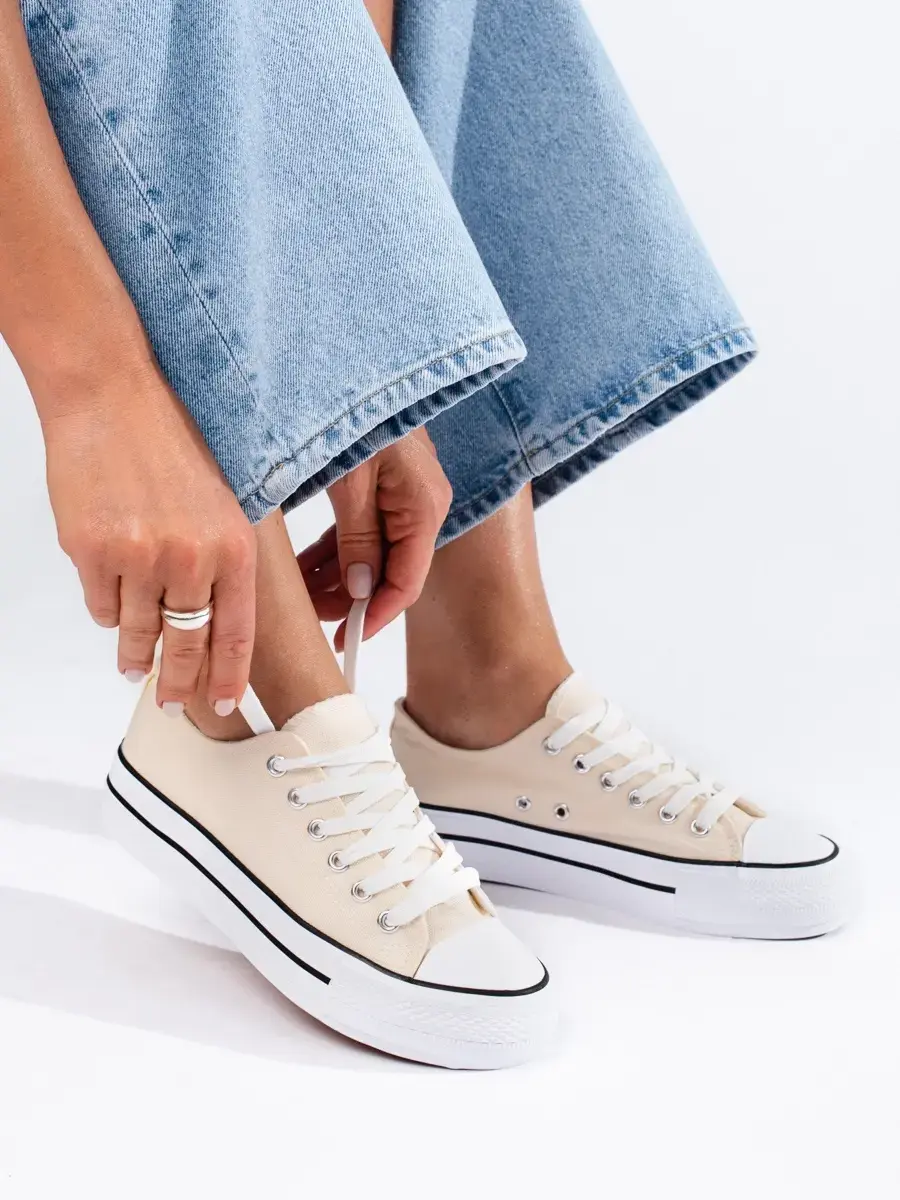 Moderní béžové dámské tenisky bez podpatku