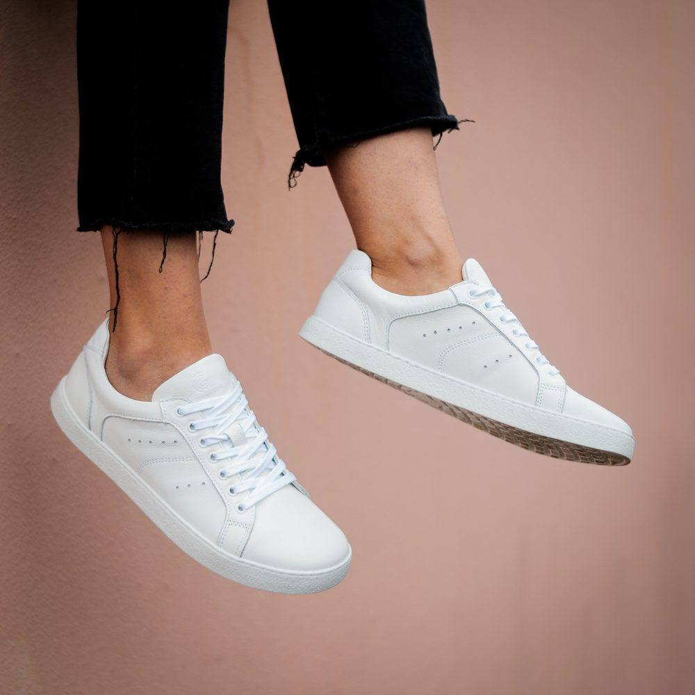 Groundies Universe White M