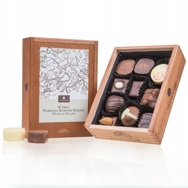 Sada 10 pralinek bez alkoholu v krabičce jako suvenýr při příležitosti přijímání