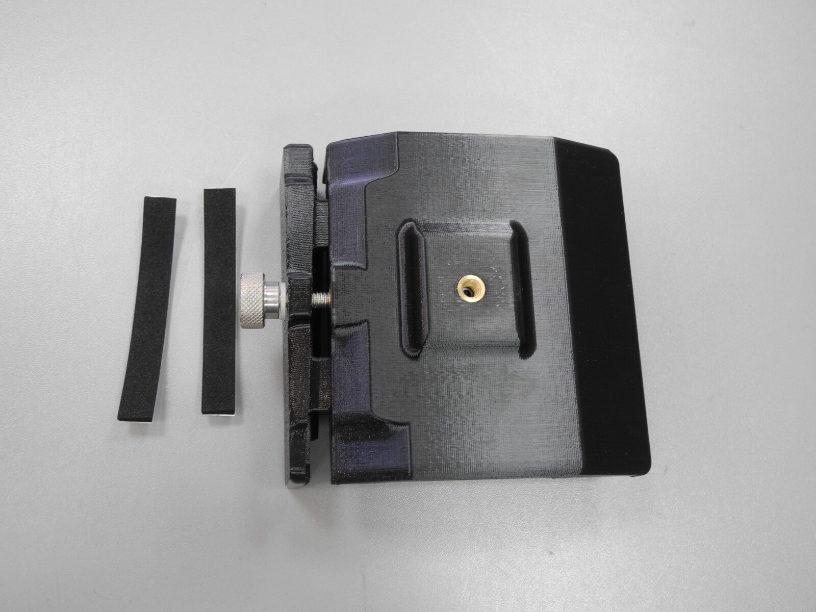 Univerzální držák na stativ Polaroid pro fotoaparáty i-Type a Vintage 600/SX-70