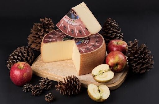 Tannzapfenland Kase Švýcarský Sýr – 1 kg – Originální