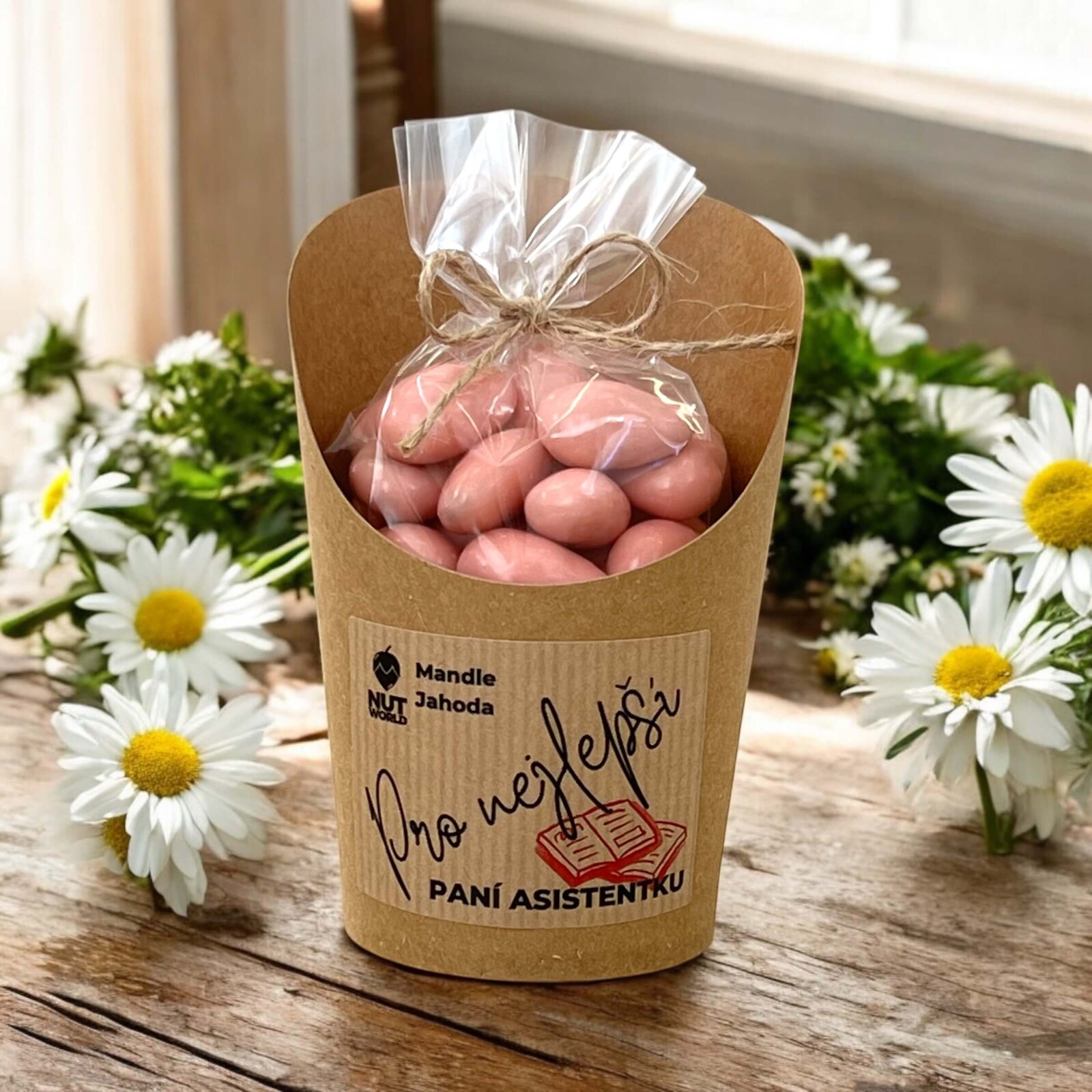 Nutworld.cz Mandle v jahodovém jogurtu v celofánku a kelímku 180g - PRO PANÍ ASISTENTKU