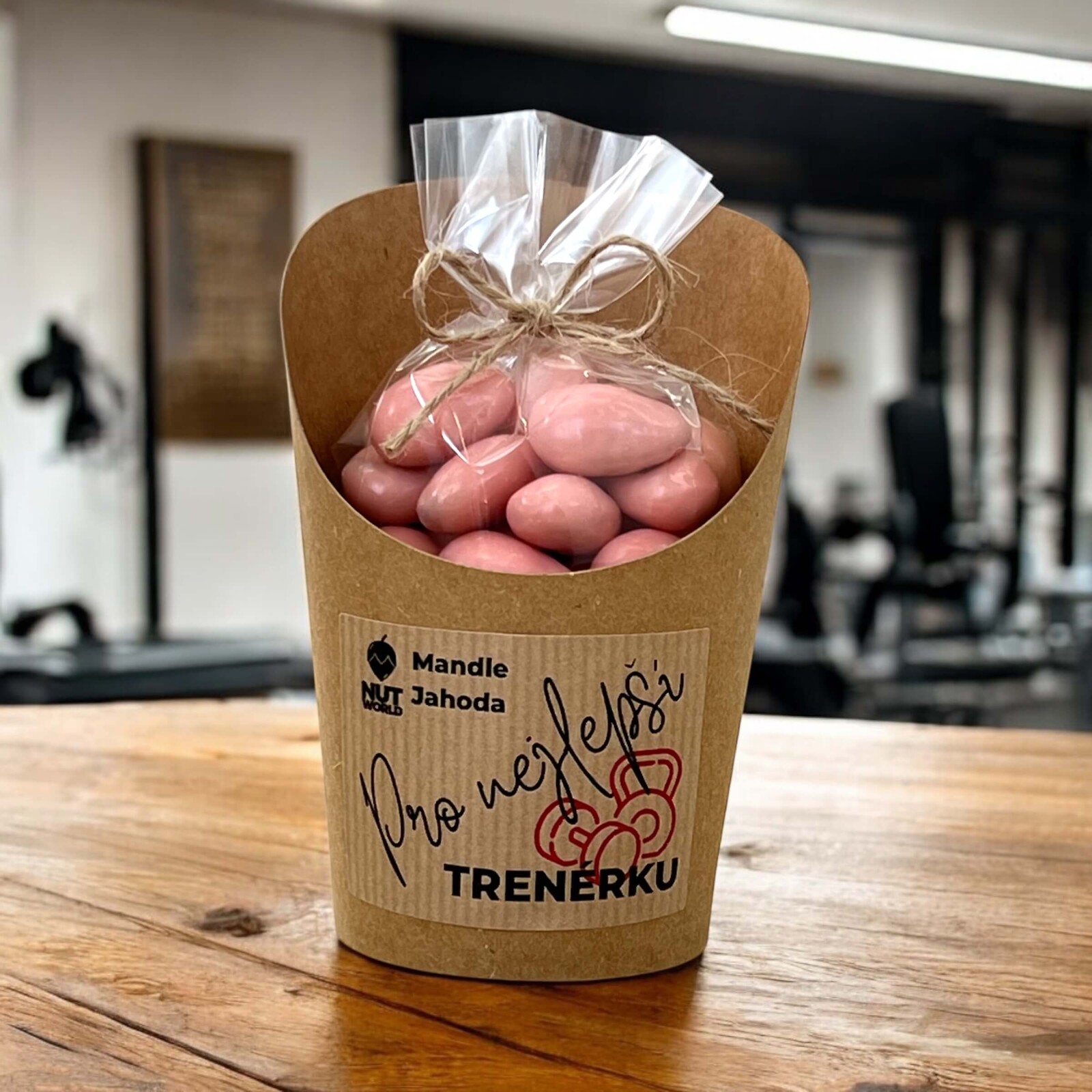 Nutworld.cz Mandle v jahodovém jogurtu v celofánku a kelímku 180g - PRO TRENÉRKU