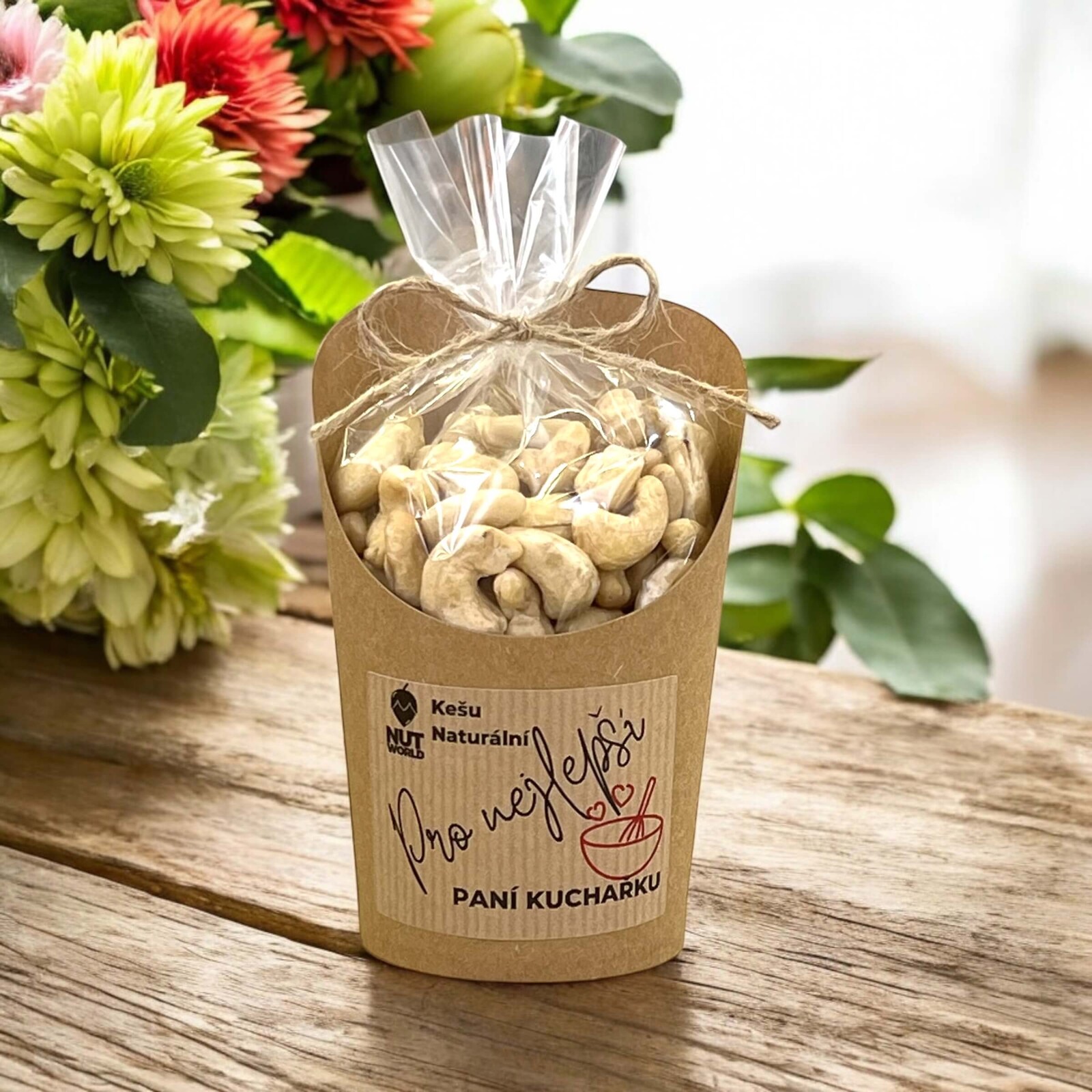 Nutworld.cz Kešu natural v celofánku a kelímku 180g - PRO PANÍ KUCHAŘKU