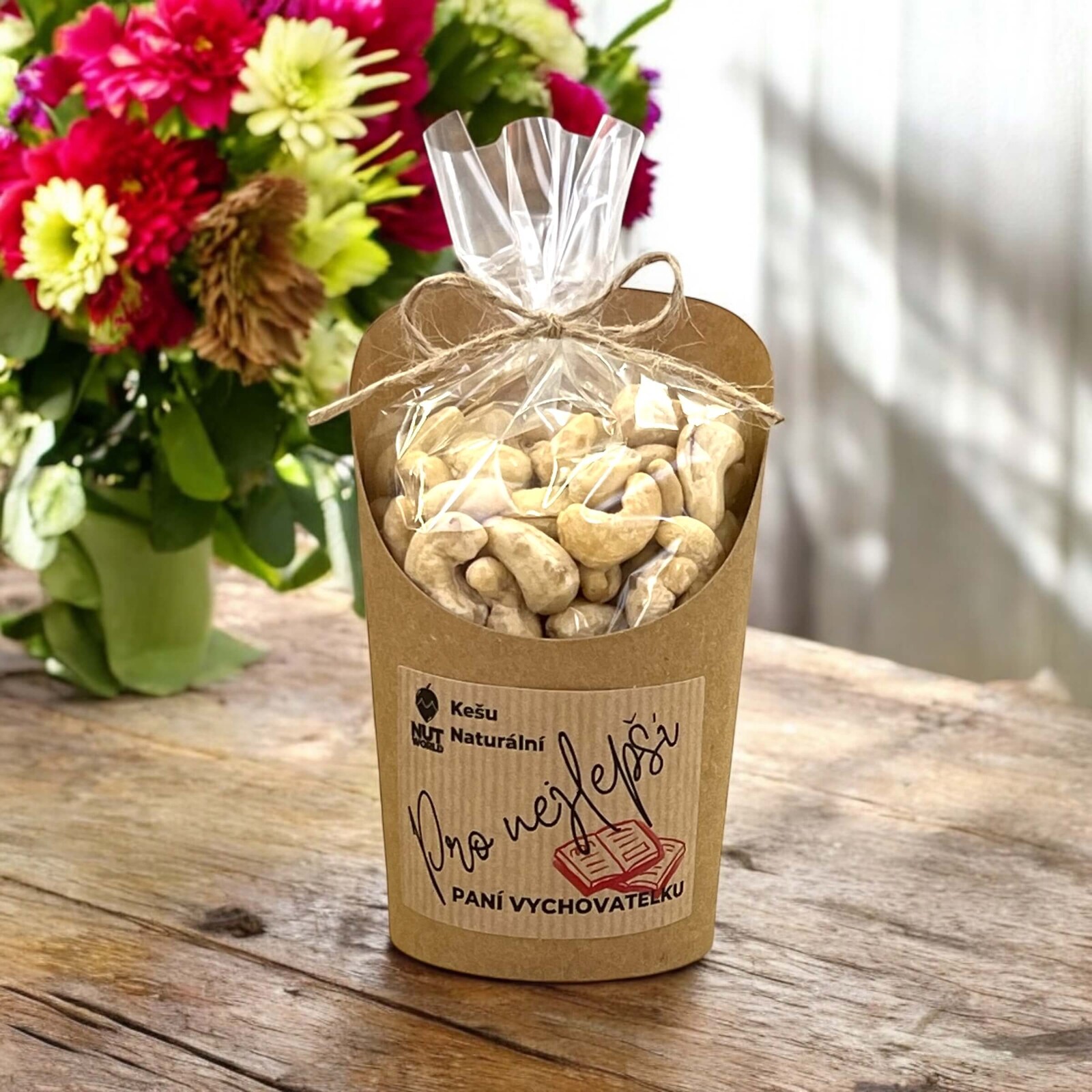 Nutworld.cz Kešu natural v celofánku a kelímku 180g - PRO PANÍ VYCHOVATELKU